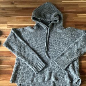 HOODED SWEATER
